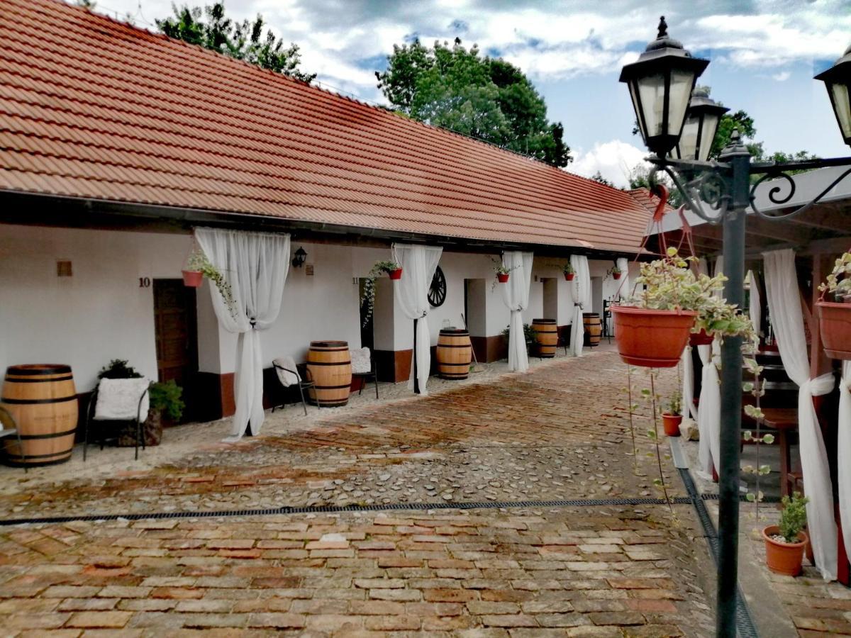 Zamecky Penzion Rotunda Brzecław Zewnętrze zdjęcie