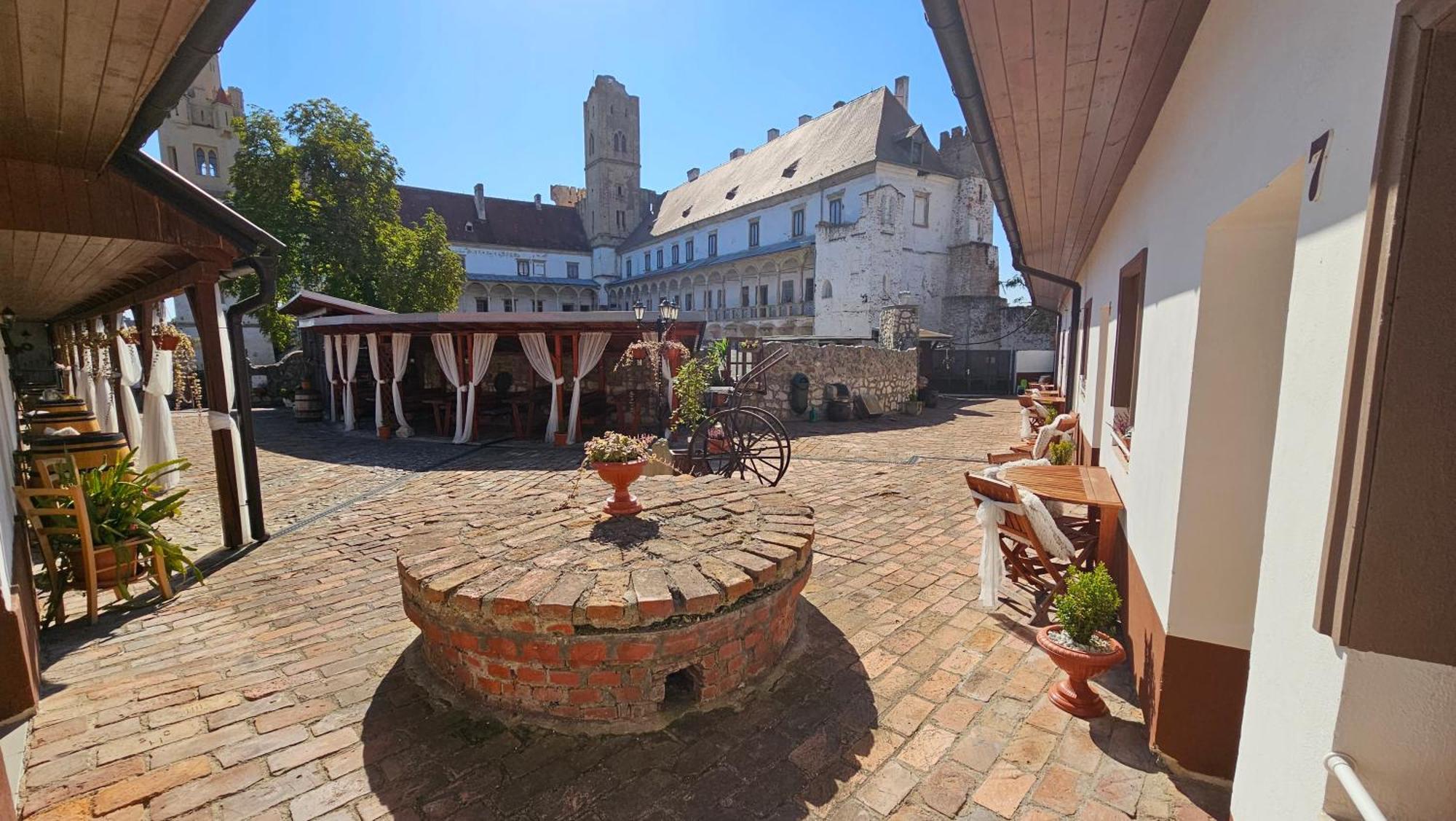 Zamecky Penzion Rotunda Brzecław Zewnętrze zdjęcie